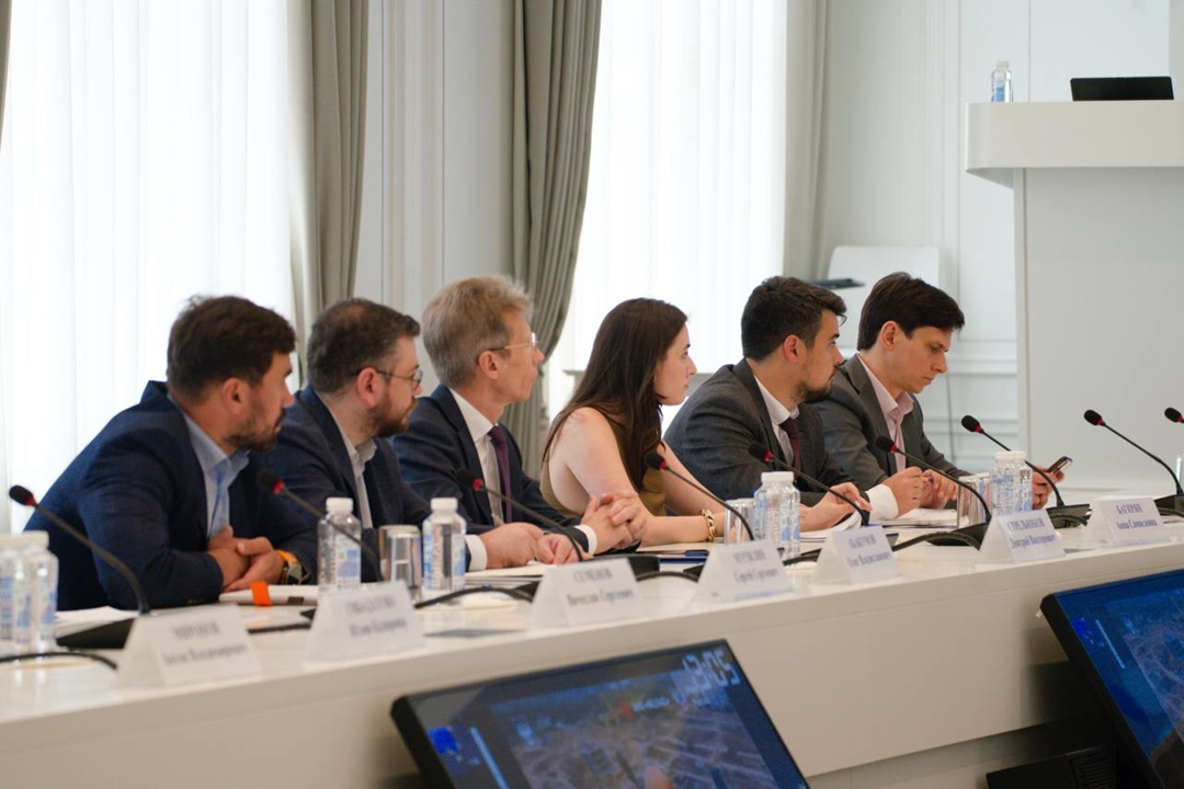 Минстрой России обсудил с экспертами вопросы применения беспилотных авиационных систем в строительстве и ЖКХ