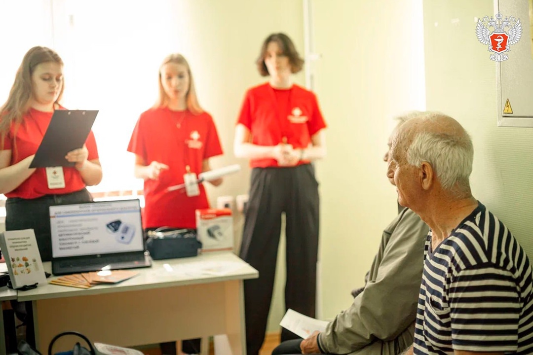 Команда Минздрава России поздравляет Всероссийское общественное движение «Волонтеры-медики» с днём рождения!