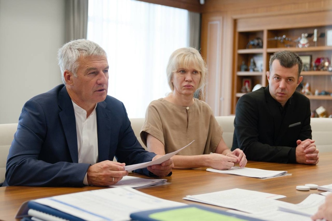 Министр строительства и ЖКХ РФ Ирек Файзуллин провел рабочую встречу с Главой Республики Карелии Артуром Парфенчиковым