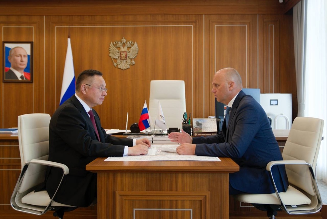 Глава Минстроя России Ирек Файзуллин провел рабочую встречу с Губернатором Калининградской области Алексеем Беспрозванных