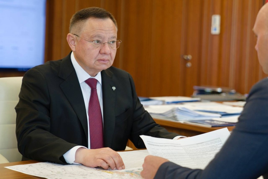 Глава Минстроя России Ирек Файзуллин провел рабочую встречу с Губернатором Калининградской области Алексеем Беспрозванных