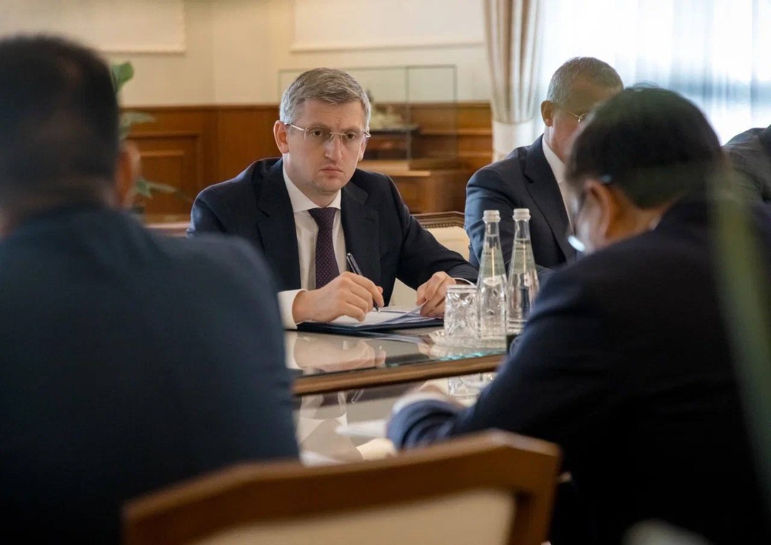 Министр транспорта Андрей Никитин провёл встречу с главой Тывы Владиславом Ховалыгом