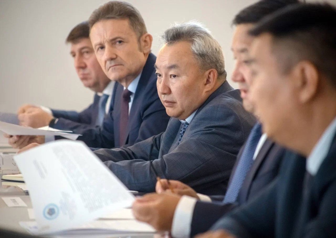 Министр транспорта Андрей Никитин провёл встречу с главой Тывы Владиславом Ховалыгом