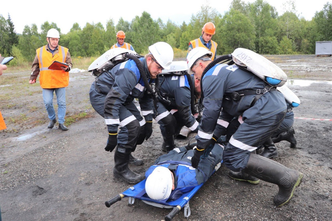 Соревнуются горноспасатели Продолжаются конкурсы «Лучший по профессии». На шахте «Распадская» состязались 7 вспомогательных горноспасательных команд