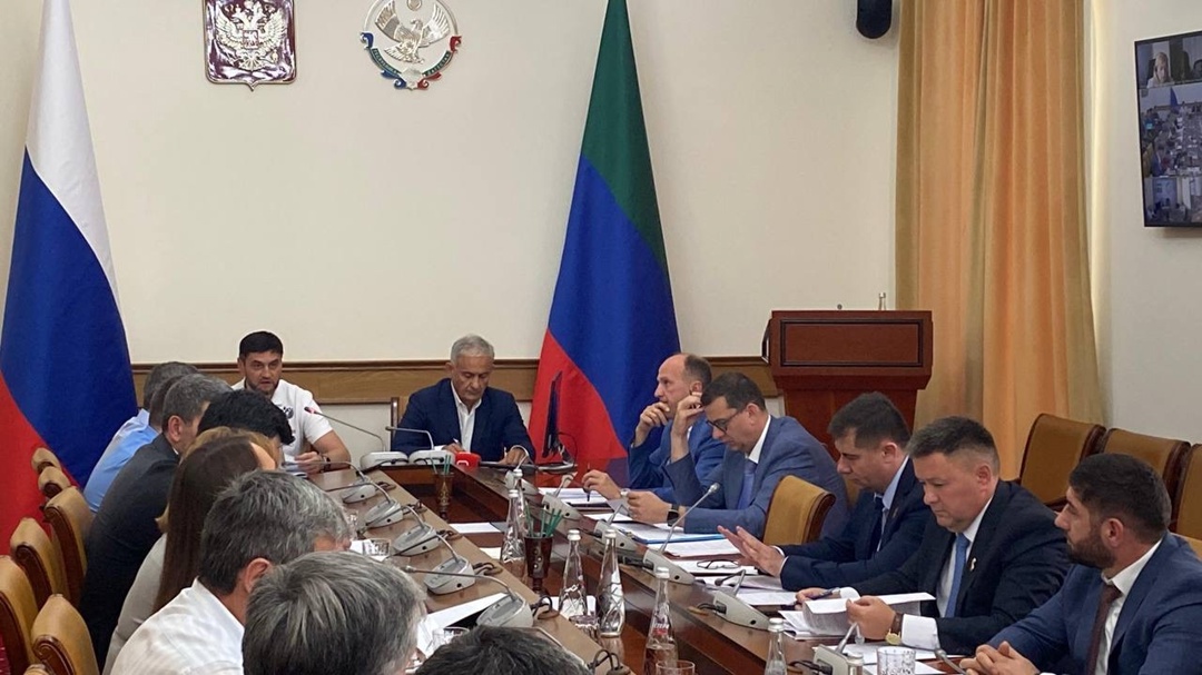 Петр Конюшенко посетил энергообъекты Республики Дагестан