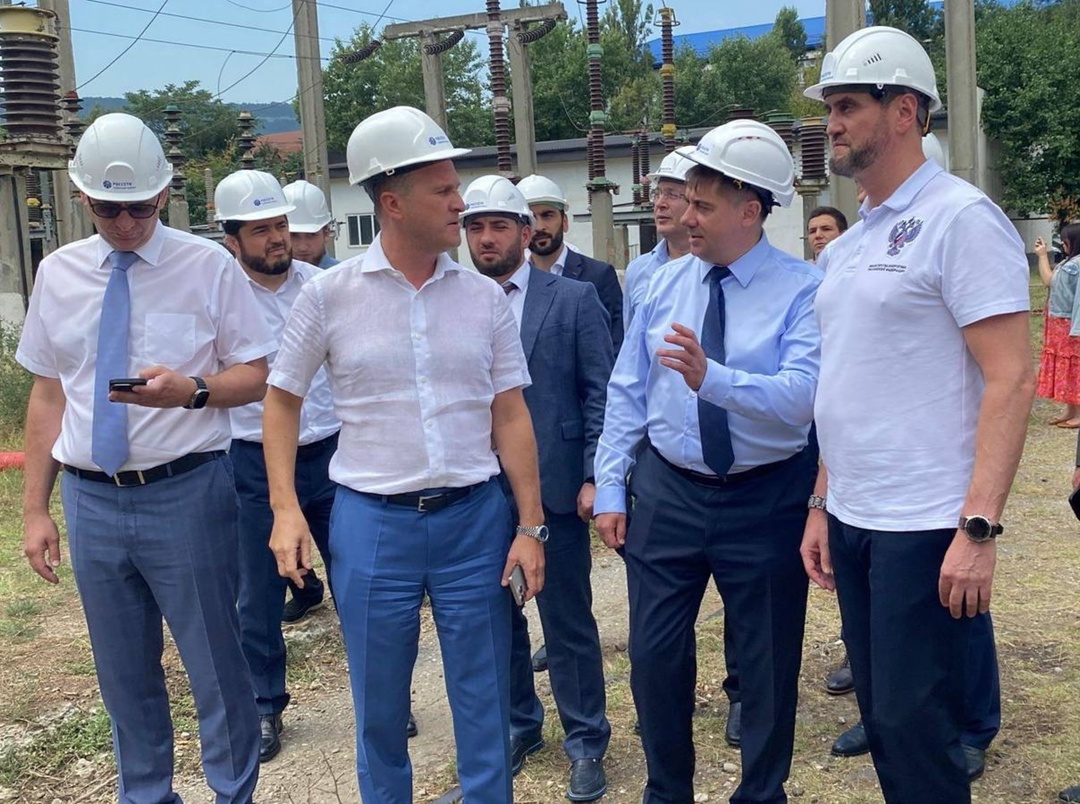 Петр Конюшенко посетил энергообъекты Республики Дагестан