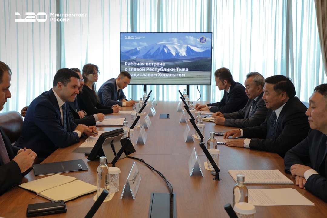 Антон Алиханов и Владислав Ховалыг обсудили развитие промышленности Республики Тыва
