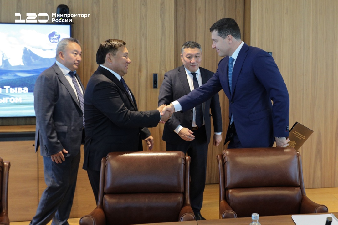 Антон Алиханов и Владислав Ховалыг обсудили развитие промышленности Республики Тыва