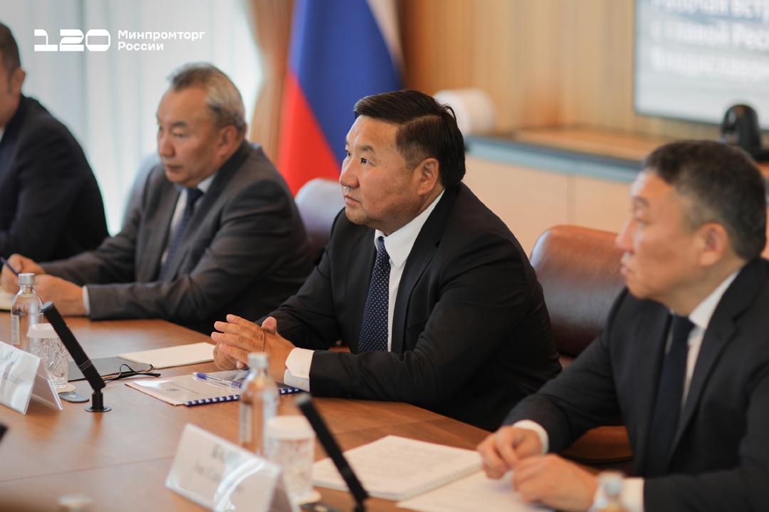 Антон Алиханов и Владислав Ховалыг обсудили развитие промышленности Республики Тыва