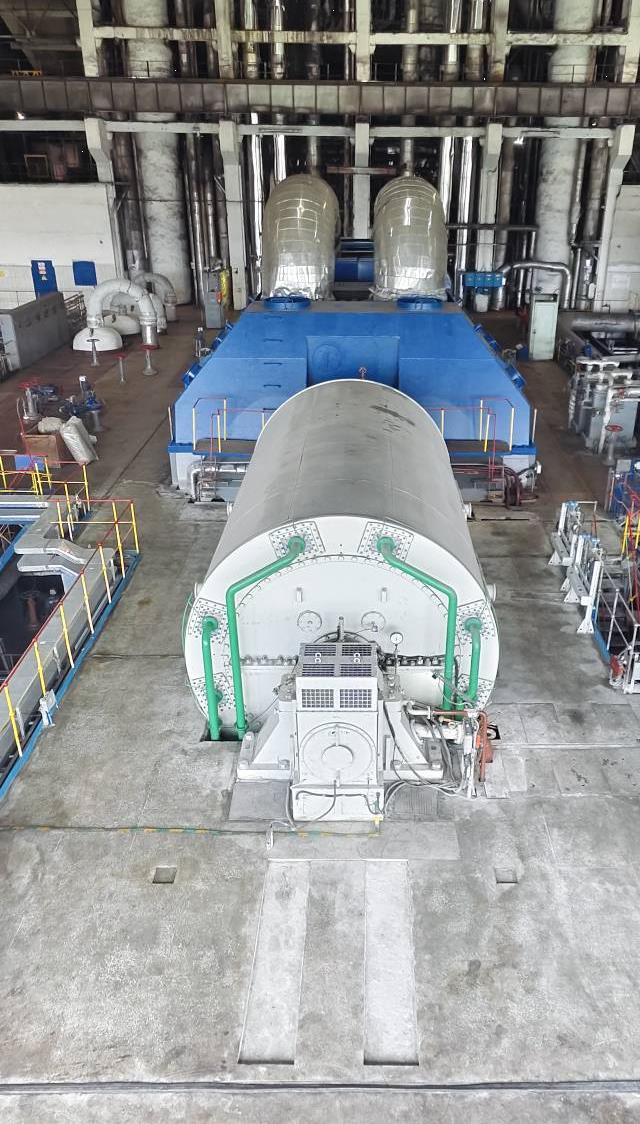 Сибирское управление Ростехнадзора провело осмотр генератора и элегазового трёхполюсного бакового выключателя 220 кВ после реконструкции блока ст