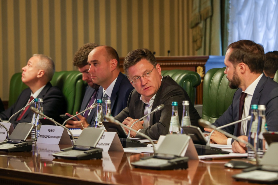 Александр Новак провел заседание штаба по ситуации на внутреннем рынке нефтепродуктов