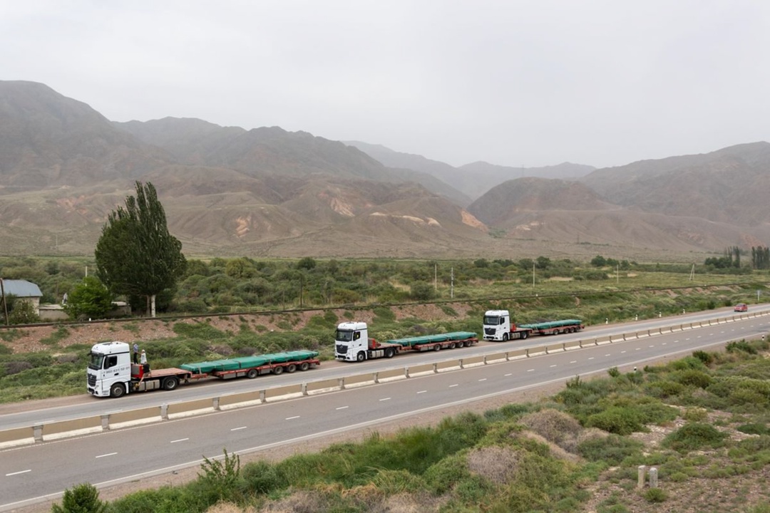 АО «Росатом Возобновляемая энергия» (входит в госкорпорацию «Росатом») доставило первую партию оборудования — гондолы, ступицы, генераторы и башни — для…