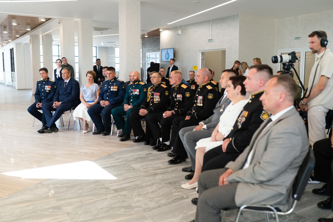 Председатель Совета Федерации Валентина Матвиенко посетила Севастополь, где провела встречу с губернатором Михаилом Развожаевым, а также встретилась с…