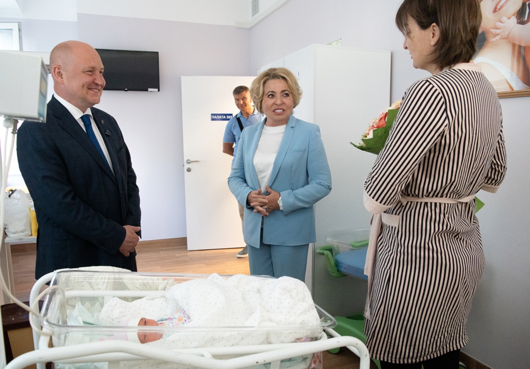 Валентина Матвиенко в ходе рабочей поездки в Севастополь посетила городской родильный дом