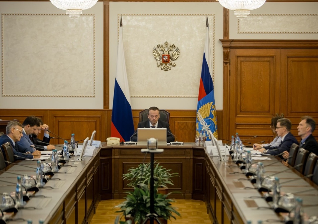 Андрей Никитин провел заседание правкомиссии по ликвидации последствий крушения самолета Ан-24 в Амурской области