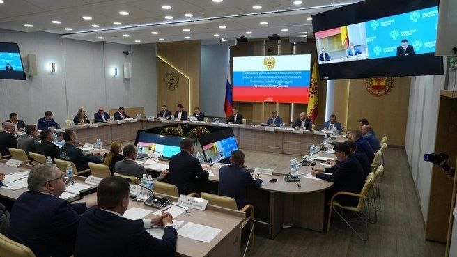 Министр строительства и ЖКХ РФ Ирек Файзуллин принял участие в совещании по обеспечению экологического благополучия Чувашской Республики