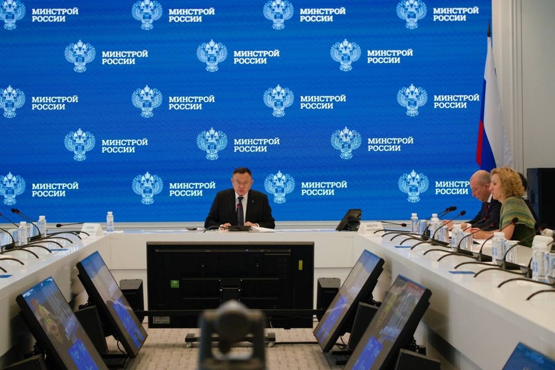 Министр строительства и ЖКХ РФ Ирек Файзуллин принял участие в совещании по обеспечению экологического благополучия Чувашской Республики