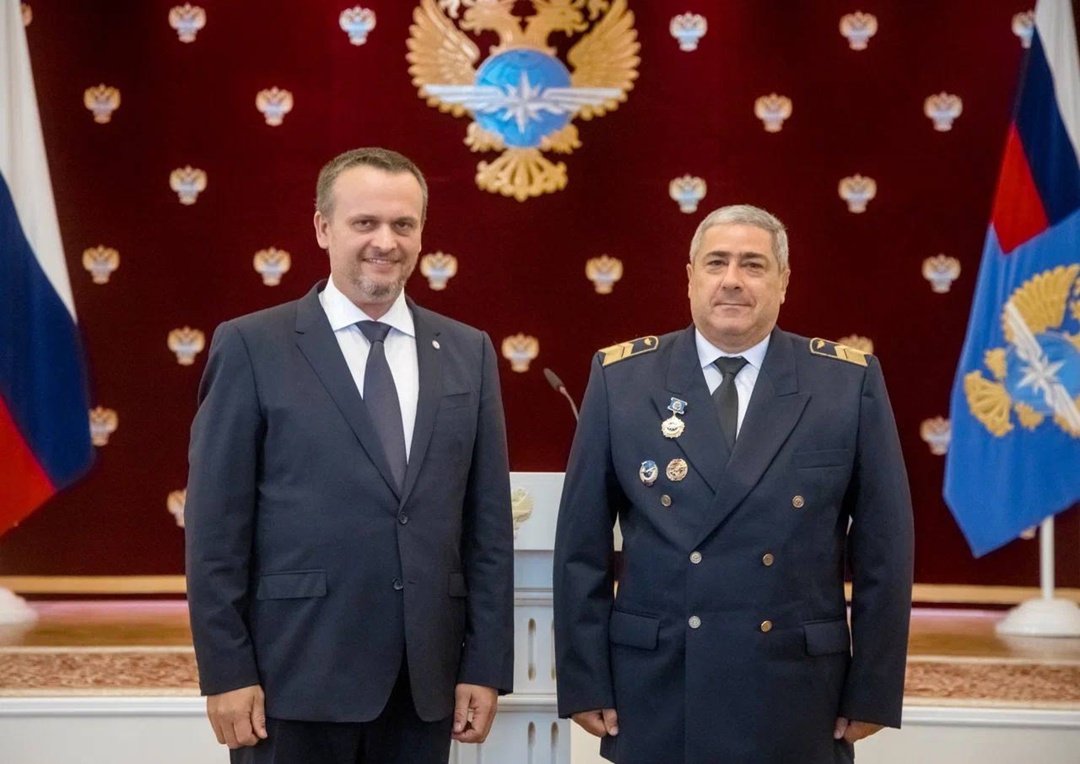 В Минтрансе наградили лучших работников авиации