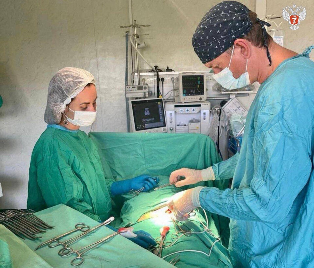 Подмосковные врачи спасли подростка с разрывом печени после падения с электросамоката