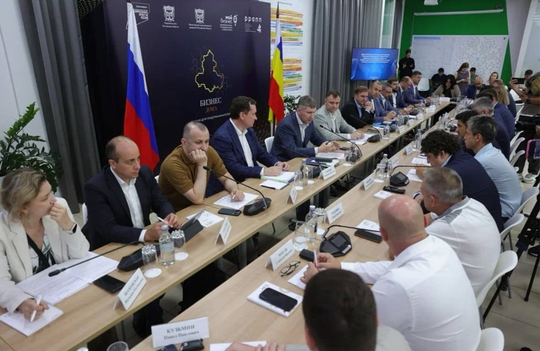 Максим Решетников оценил меры поддержки бизнеса и развитие ОЭЗ в Ростовской области.