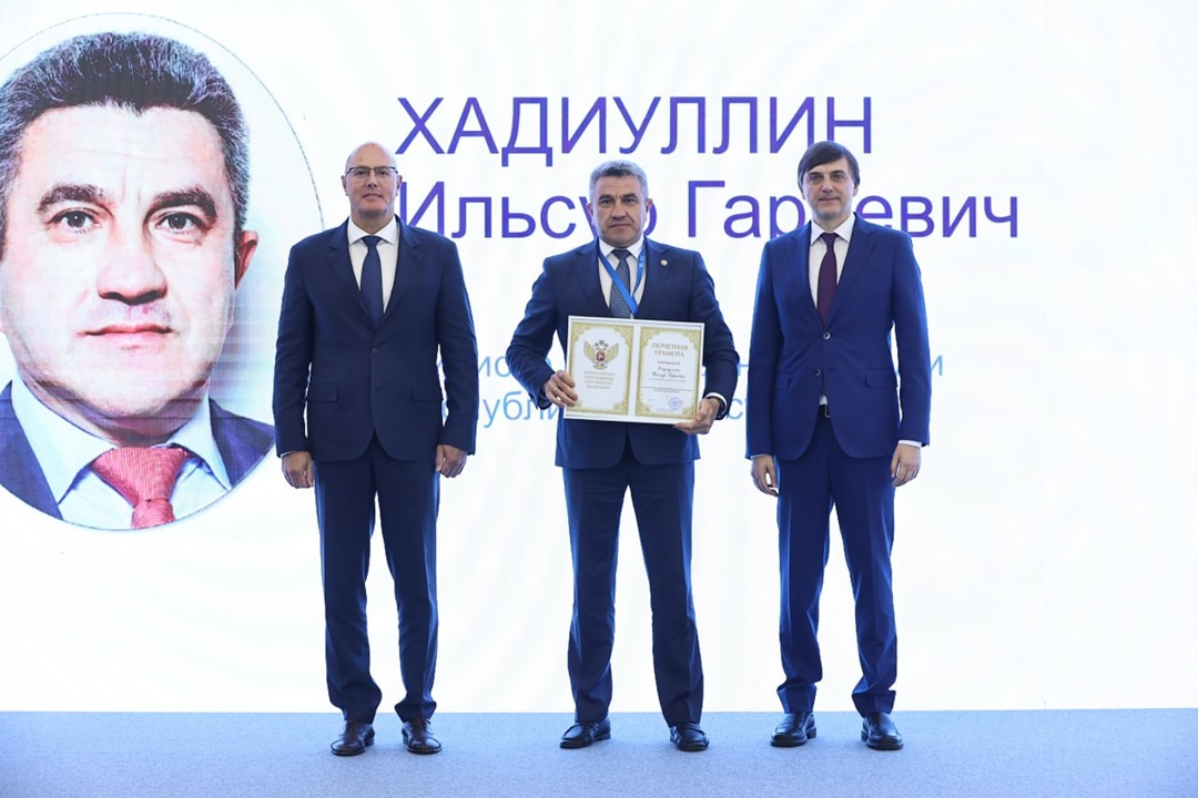 Дмитрий Чернышенко и Сергей Кравцов провели Всероссийское совещание региональных министров образования.