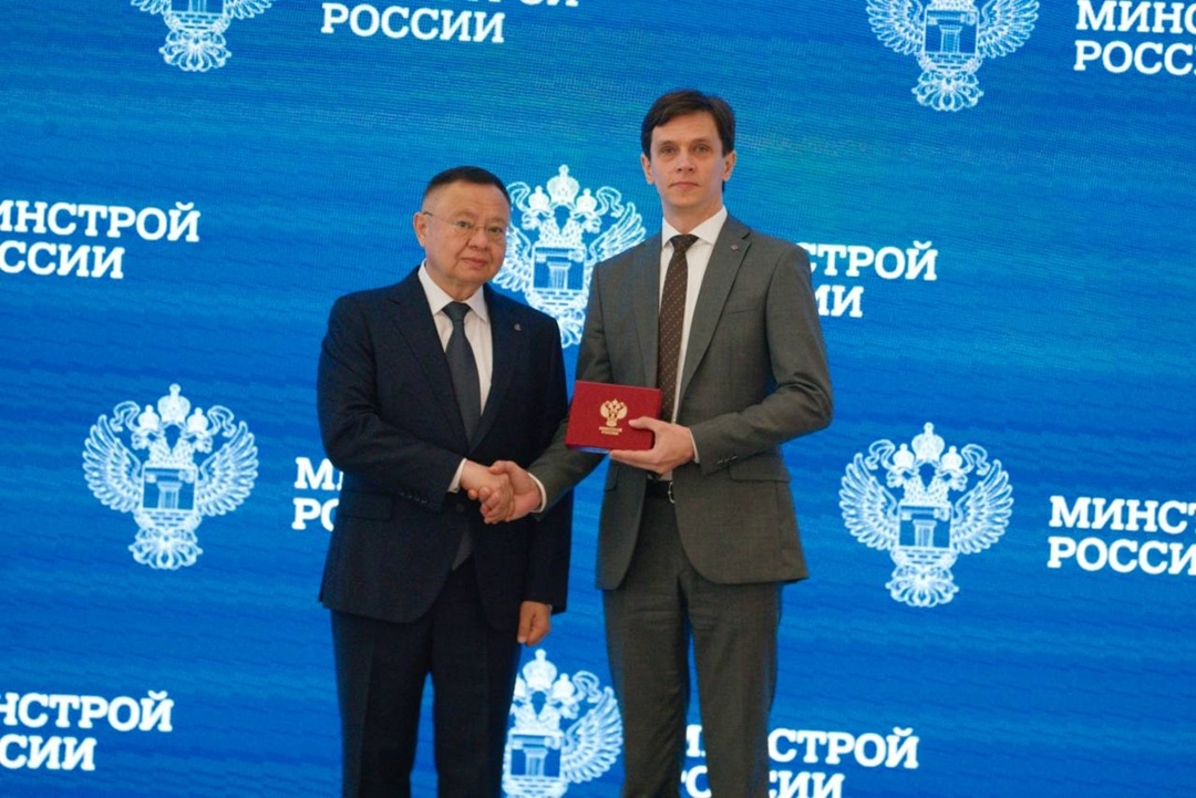 В Минстрое России прошло еженедельное оперативное совещание под председательством Министра строительства и ЖКХ РФ Ирека Файзуллина