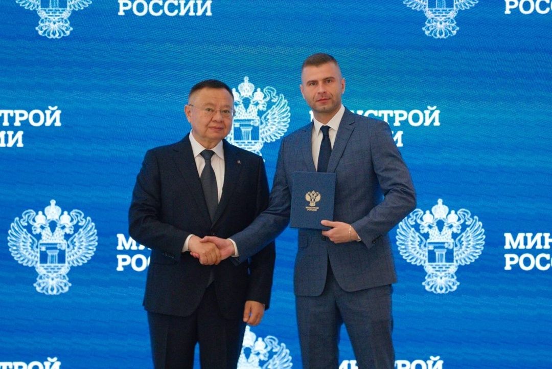 В Минстрое России прошло еженедельное оперативное совещание под председательством Министра строительства и ЖКХ РФ Ирека Файзуллина