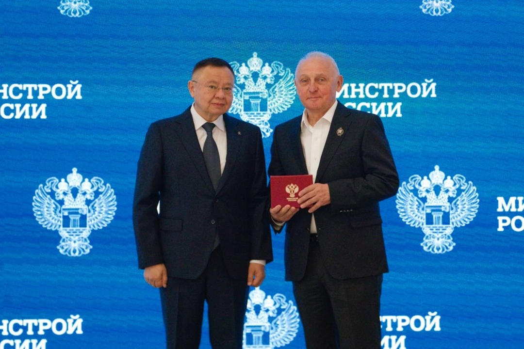 В Минстрое России прошло еженедельное оперативное совещание под председательством Министра строительства и ЖКХ РФ Ирека Файзуллина