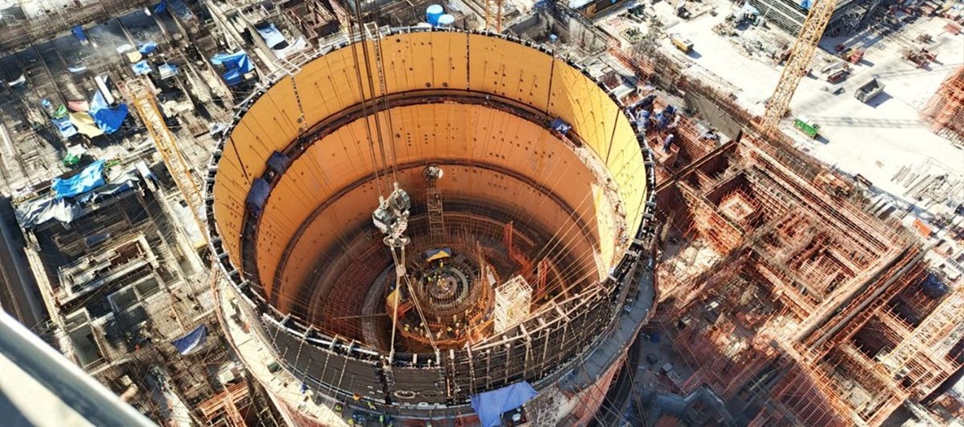 На втором энергоблоке АЭС «Эль-Дабаа» в Египте установили последний элемент третьего уровня внутренней защитной оболочки — конструкции, которая защищает…