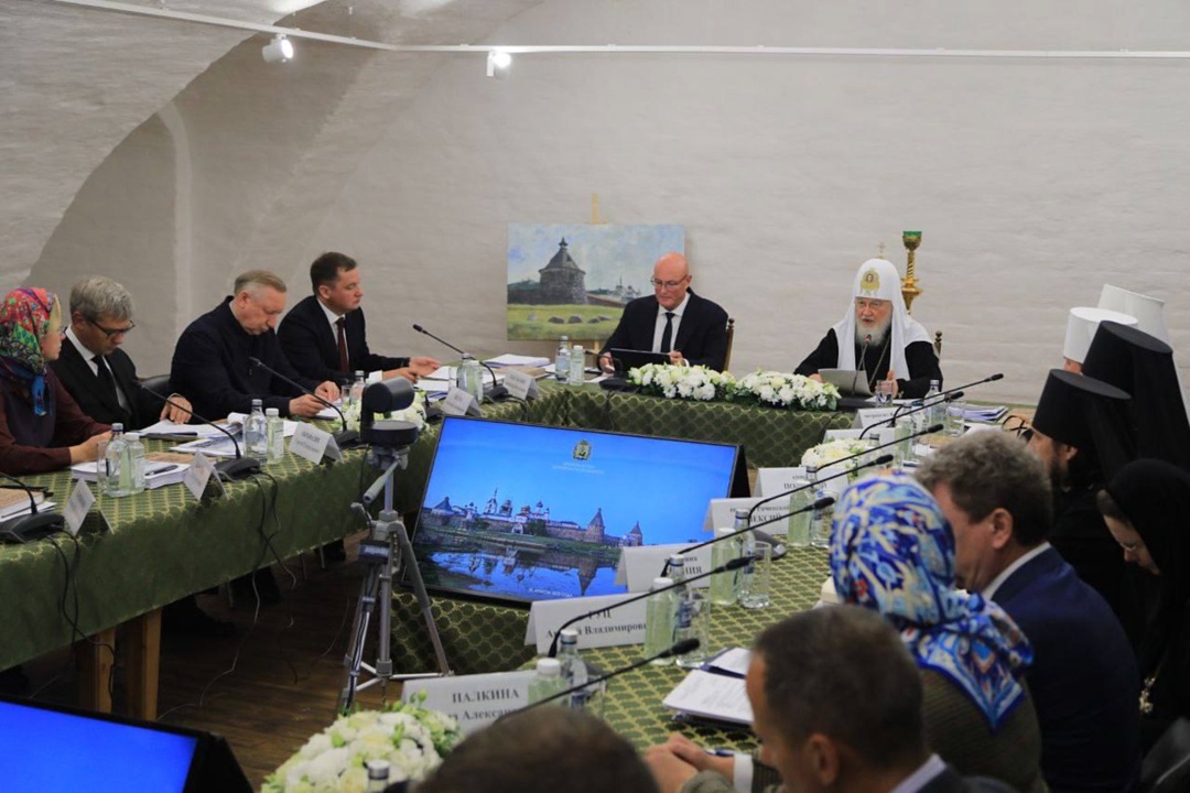 Дмитрий Чернышенко и Святейший Патриарх Московский и всея Руси Кирилл провели заседание оргкомитета по подготовке и проведению празднования 600-летия основания…