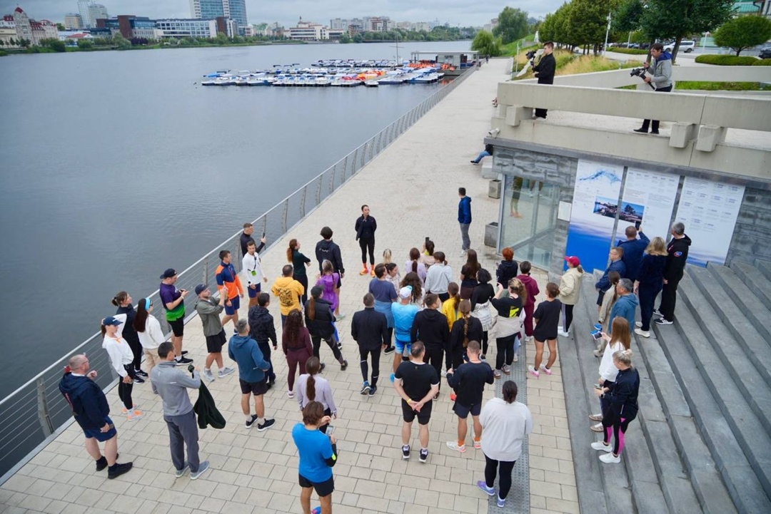 Для участников Всероссийского форума «Развитие малых городов и исторических поселений» провели беговую экскурсию
