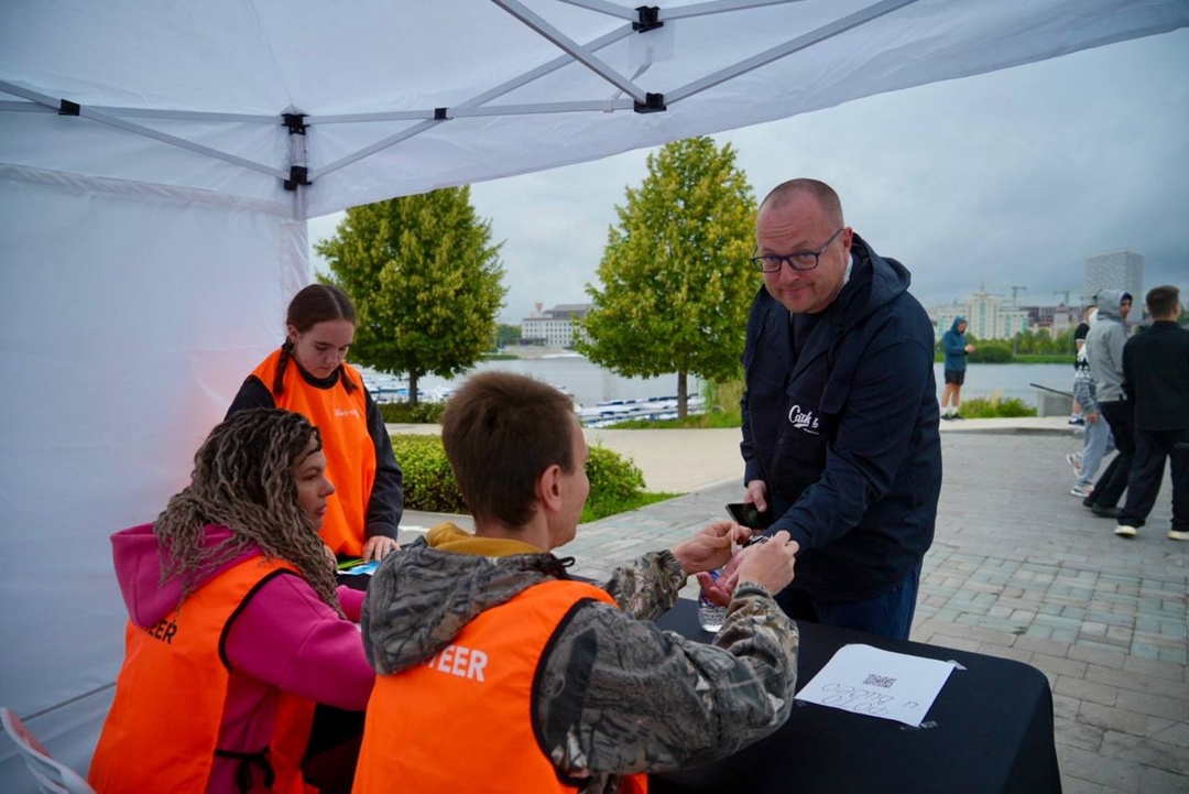 Для участников Всероссийского форума «Развитие малых городов и исторических поселений» провели беговую экскурсию