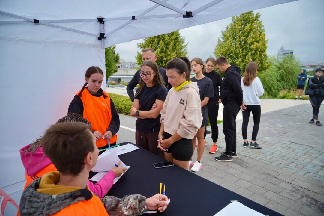 Для участников Всероссийского форума «Развитие малых городов и исторических поселений» провели беговую экскурсию