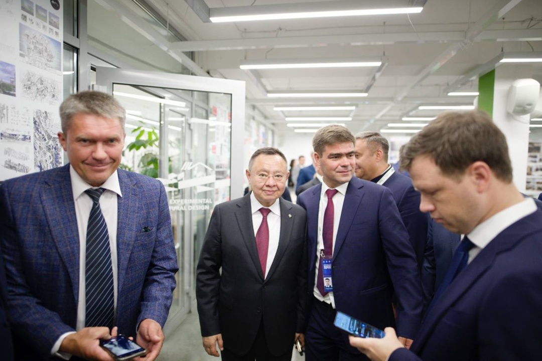 В ходе рабочей поездки в Казань Министр строительства и ЖКХ РФ Ирек Файзуллин провел встречу с главами муниципалитетов совместно с Всероссийской ассоциацией…