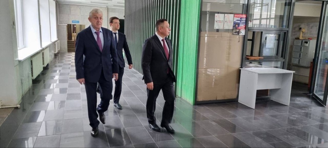 В ходе рабочей поездки в Казань Министр строительства и ЖКХ РФ Ирек Файзуллин провел встречу с главами муниципалитетов совместно с Всероссийской ассоциацией…