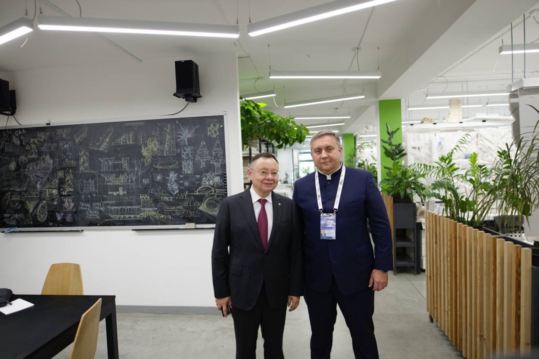 В ходе рабочей поездки в Казань Министр строительства и ЖКХ РФ Ирек Файзуллин провел встречу с главами муниципалитетов совместно с Всероссийской ассоциацией…