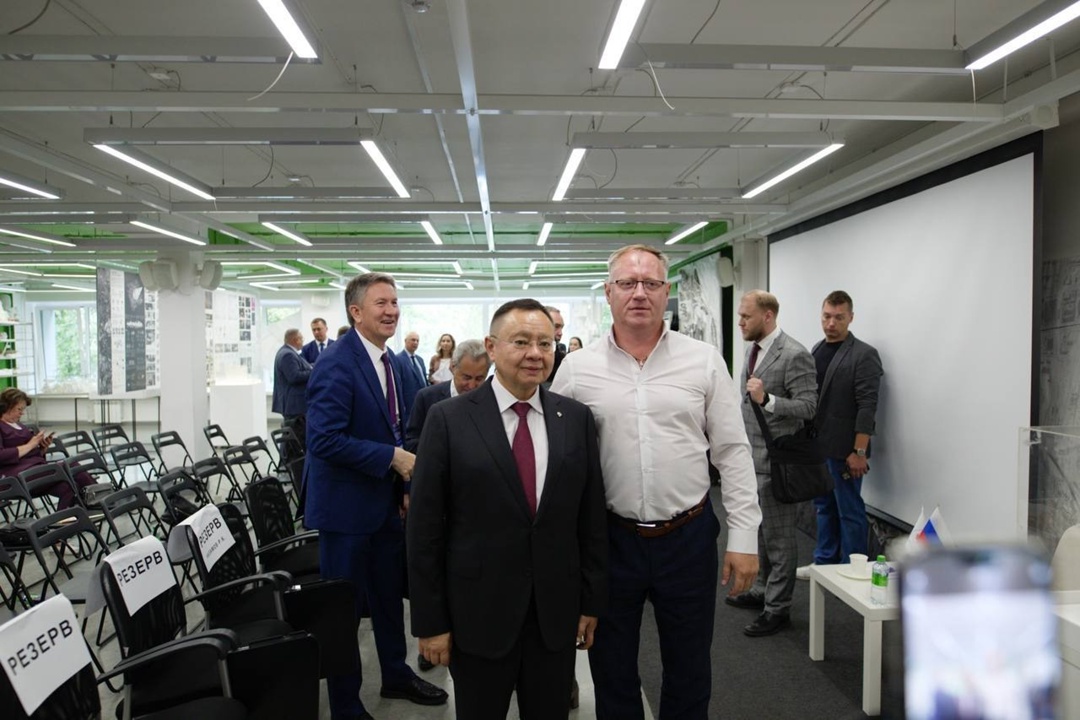 В ходе рабочей поездки в Казань Министр строительства и ЖКХ РФ Ирек Файзуллин провел встречу с главами муниципалитетов совместно с Всероссийской ассоциацией…