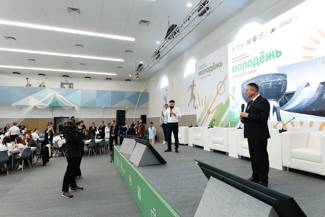 Глава Минстроя России Ирек Файзуллин поддержал идею создания Координационного совета по вовлечению молодежи в развитие городских пространств