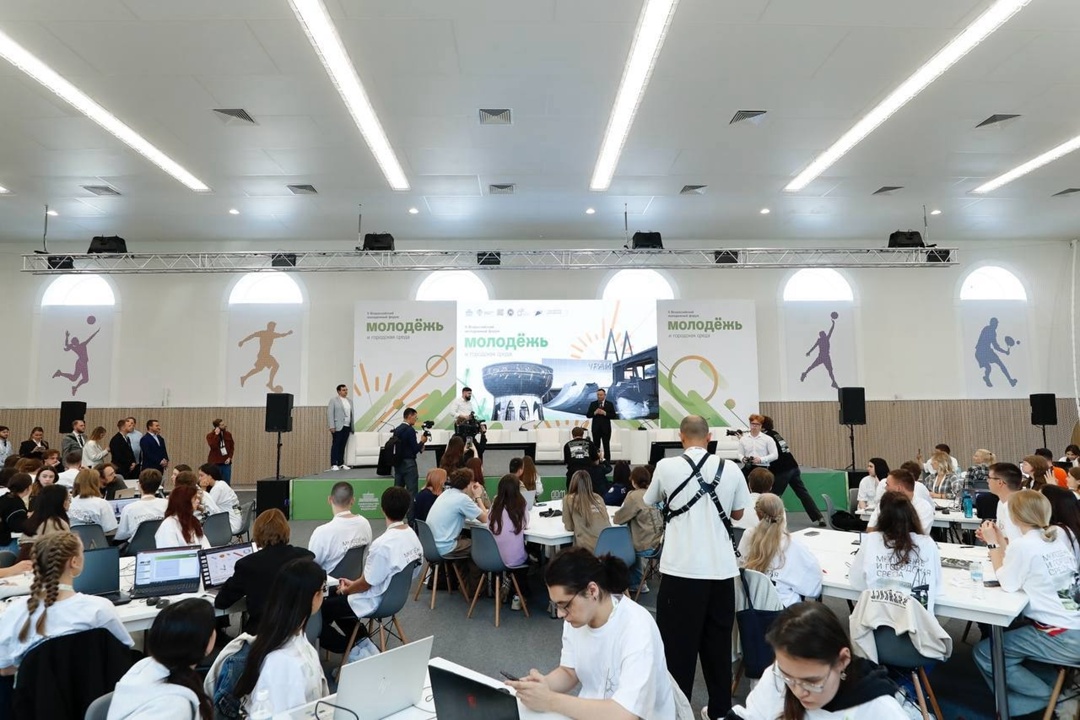 Глава Минстроя России Ирек Файзуллин поддержал идею создания Координационного совета по вовлечению молодежи в развитие городских пространств