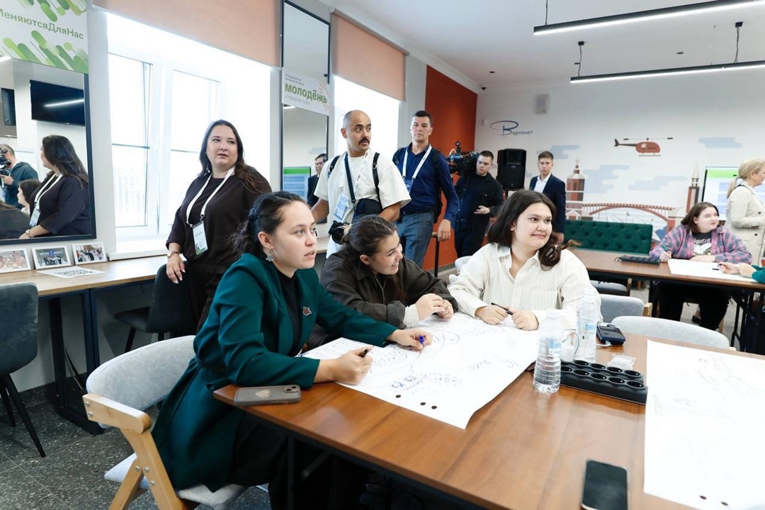 Глава Минстроя России Ирек Файзуллин поддержал идею создания Координационного совета по вовлечению молодежи в развитие городских пространств