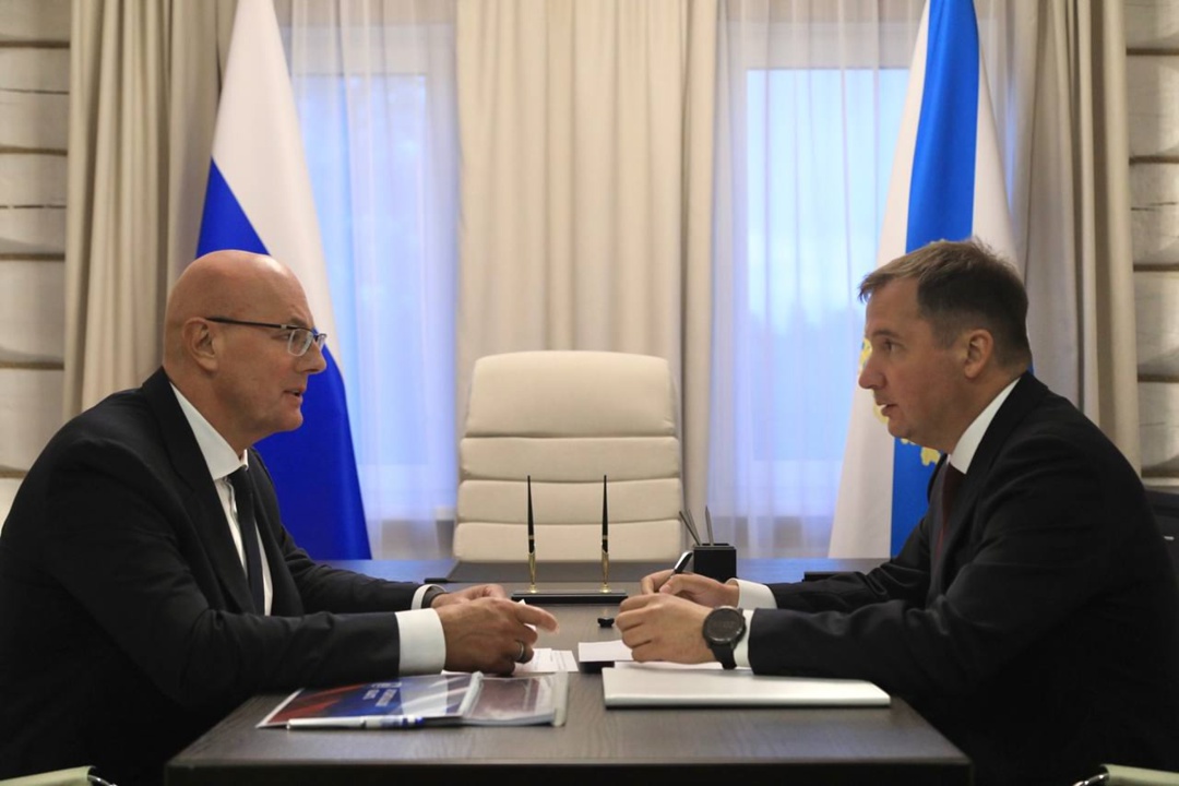 Дмитрий Чернышенко провел рабочую встречу с губернатором Архангельской области Александром Цыбульским.