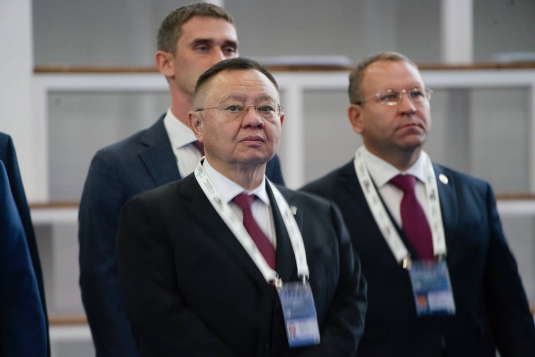 Глава Минстроя России Ирек Файзуллин совместно с Раисом Республики Татарстан Рустамом Миннихановым принял участие в открытии футбольных манежей