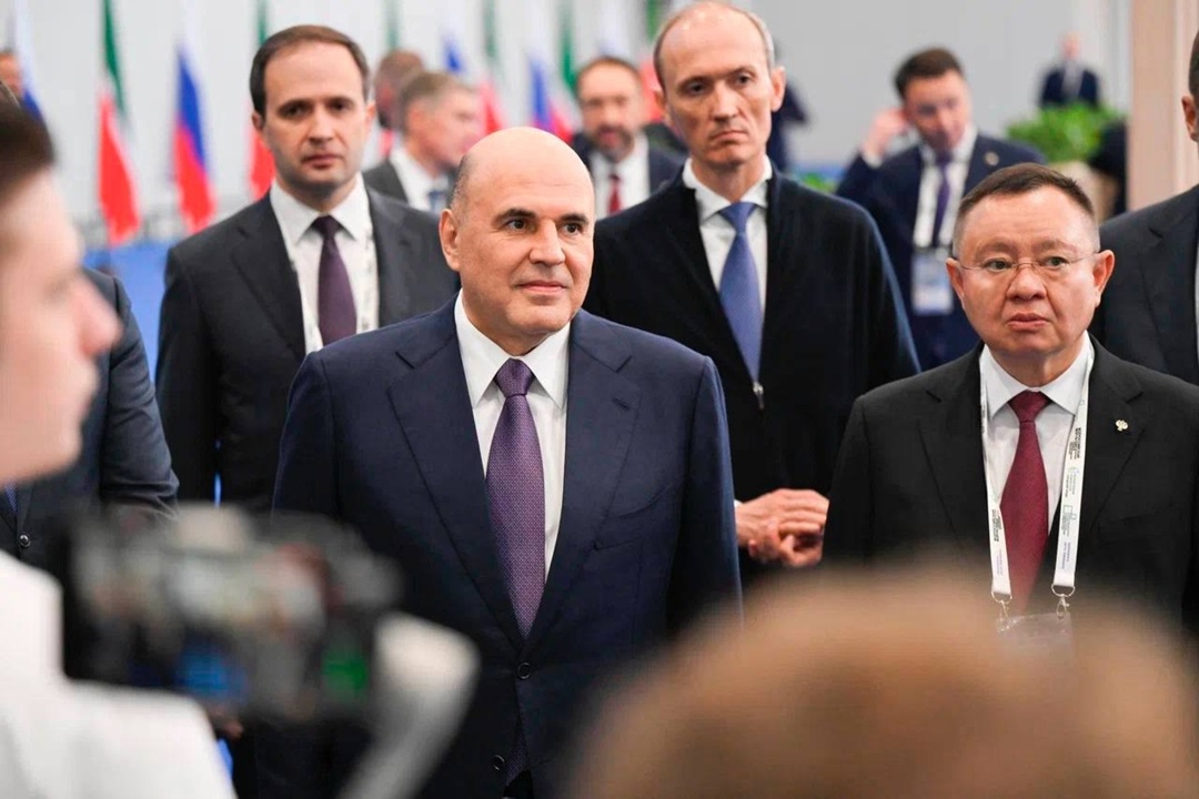 На стенде Минстроя России в рамках Х Всероссийского форума «Развитие малых городов и исторических поселений» Председателю Правительства РФ Михаилу Мишустину…