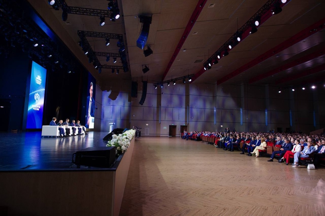 Глава Минстроя России Ирек Файзуллин на пленарной сессии Х Всероссийского форума «Развитие малых городов и исторических поселений»