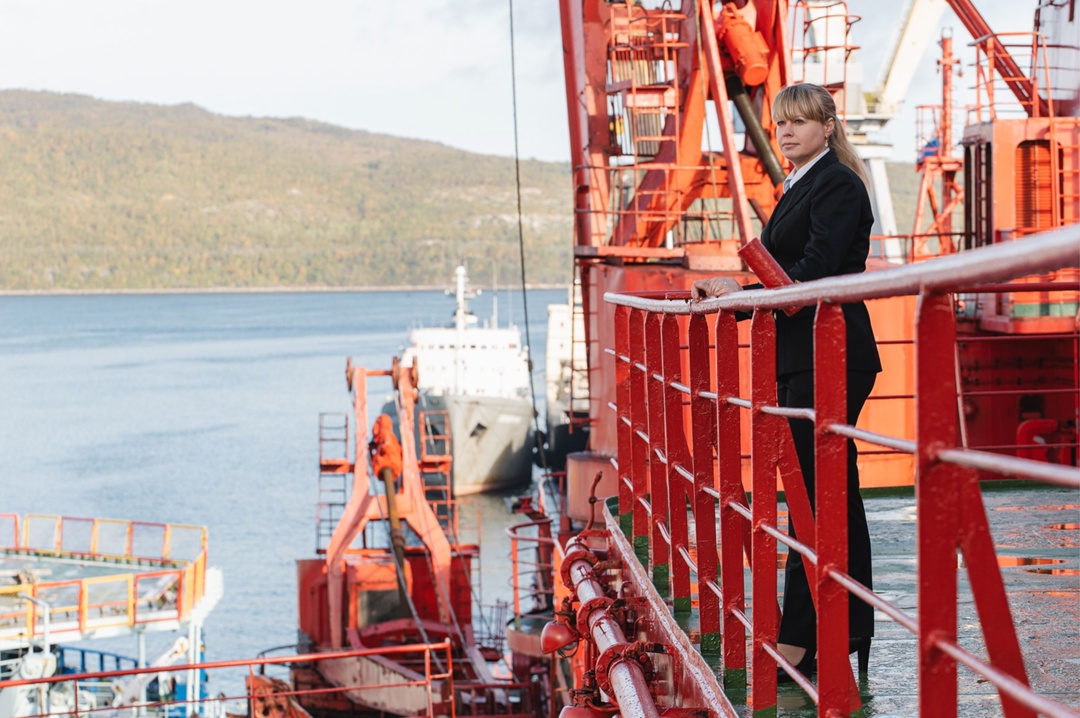 Первая в мире женщина-капитан атомного ледокола работает в России!