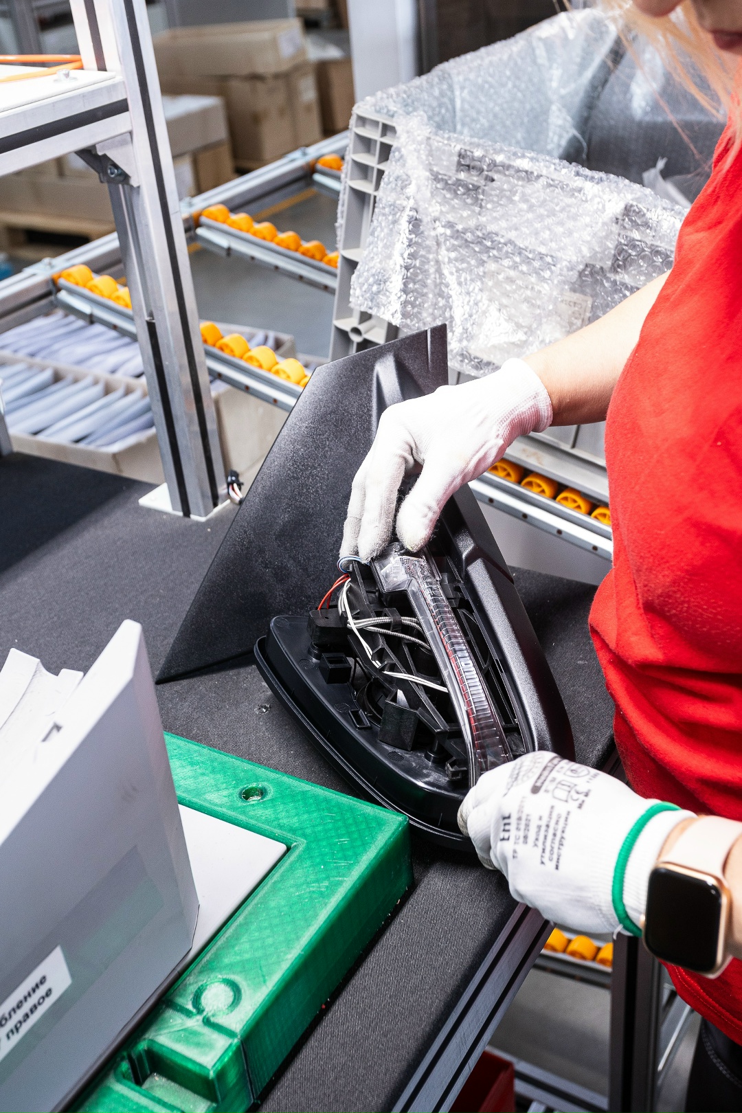 Видеть всё и сразу Компания «Призма» начала поставки новых наружных и салонных зеркал для Lada Iskra