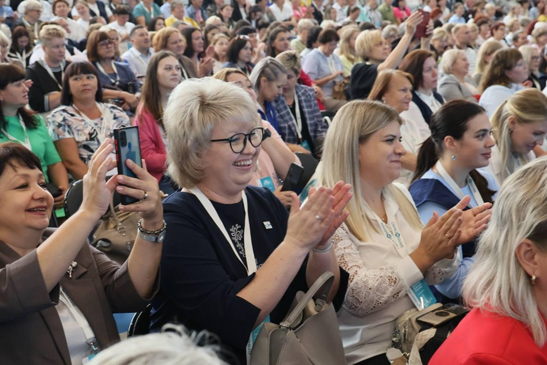 Министр просвещения РФ Сергей Кравцов совершил рабочую поездку в Еврейскую автономную область