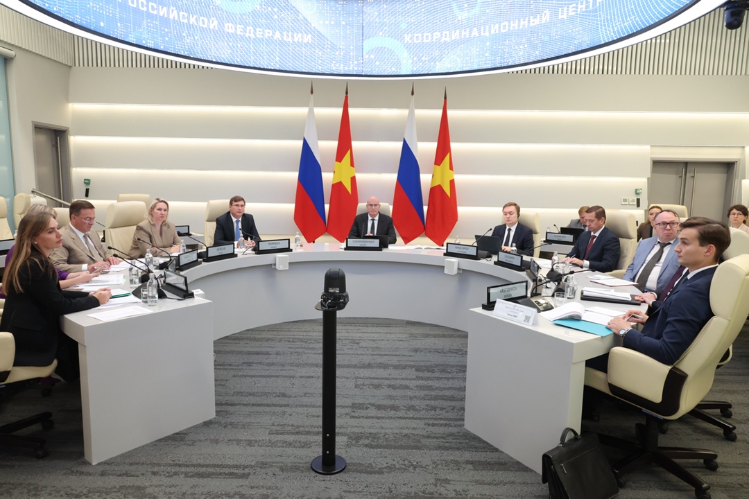 Дмитрий Чернышенко провел рабочую встречу с вице-премьером Вьетнама Чан Хонг Ха