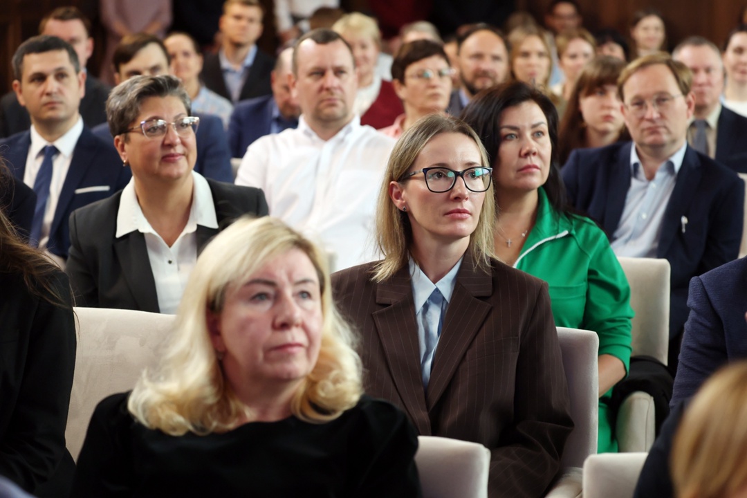 В День флага в Минсельхозе прошла церемония награждения лучших работников АПК