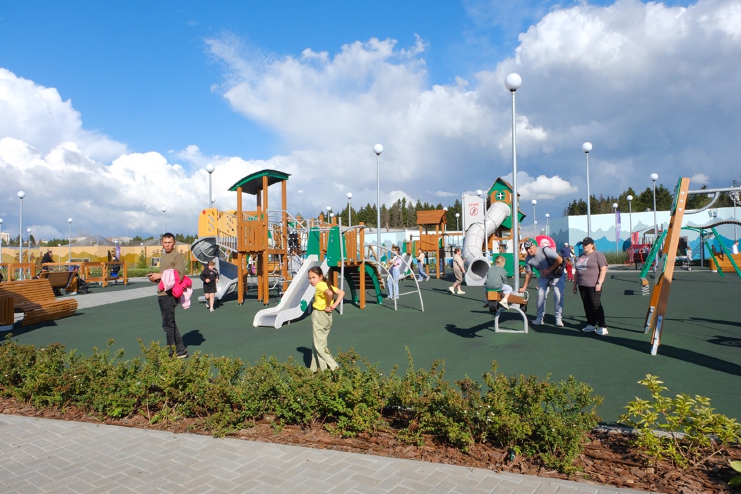 Министр строительства и ЖКХ РФ Ирек Файзуллин в рамках рабочей поездки в Пермский край осмотрел новый зоопарк в Перми